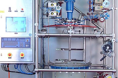 SPPS mit automatischer Dosierung über Wägezellen (gravimetrische Dosierung) 