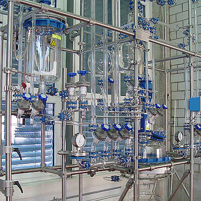 50 Liter Glas Reaktor mit Destillations-Glasaufbau