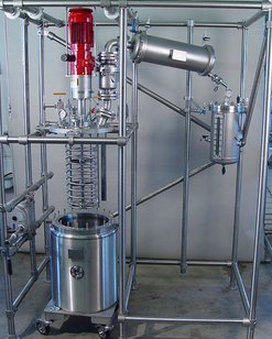 Hydrieranlage mit 100 Liter Druckreaktorsystem